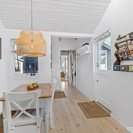 Sissie - 400m From The Sea By Interhome Ferienhaus Bøtø By