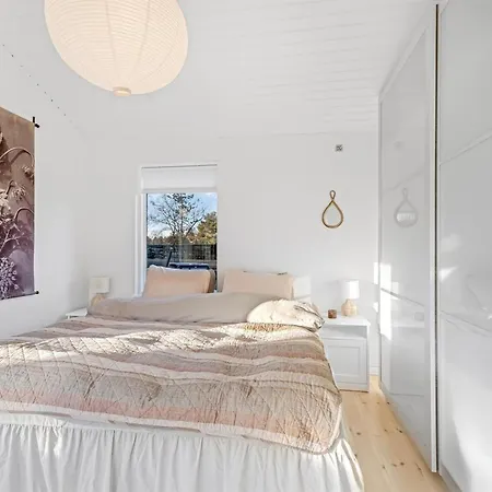 Sissie - 400m From The Sea By Interhome Bøtø By